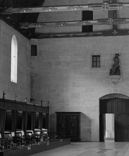 Grande salle des pauvres, mur antérieur avec échauguette d'angle. © Michel Rosso / Région Bourgogne-Franche-Comté, Inventaire du patrimoine - 1993