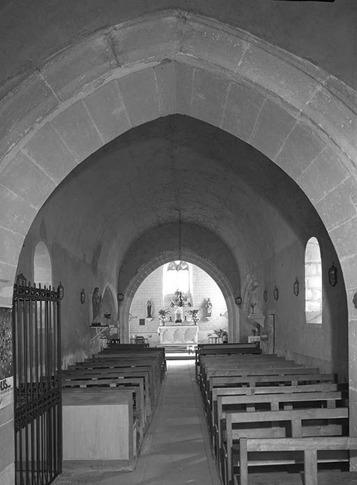 Vue intérieure prise de l'entrée. © Jean-Luc Duthu / Région Bourgogne-Franche-Comté, Inventaire du patrimoine - 1994