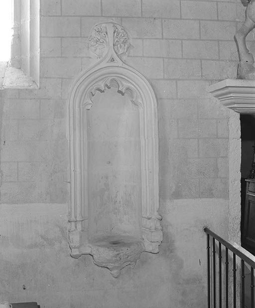 Lavabo du choeur. © Jean-Luc Duthu / Région Bourgogne-Franche-Comté, Inventaire du patrimoine - 1994