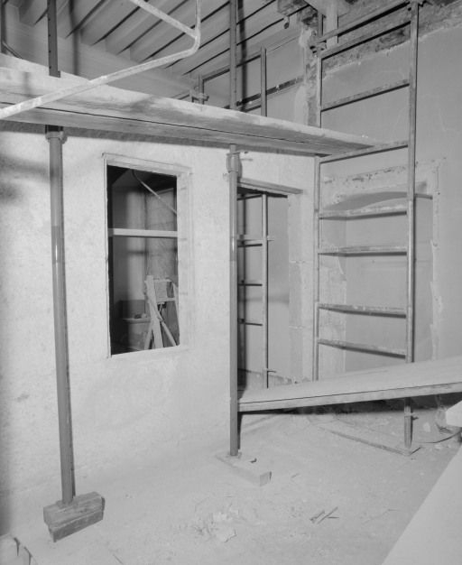 Grande aile sur cour, 1er étage : ancienne chambre du prédicateur. © Michel Rosso / Région Bourgogne-Franche-Comté, Inventaire du patrimoine - 1995