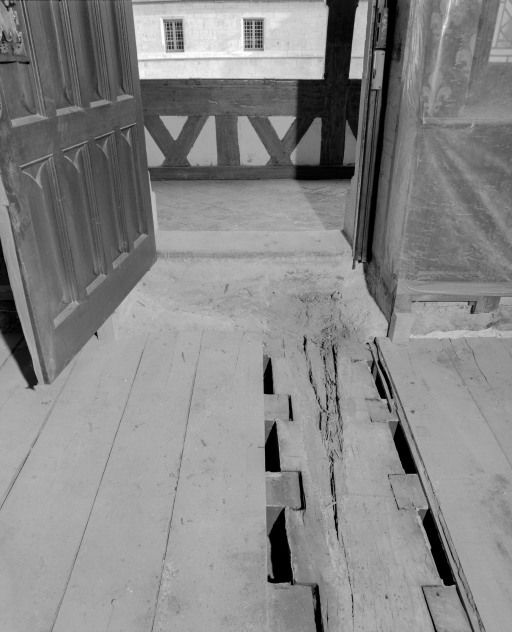 Chambre du Roi : détail du plancher (travaux de 1995). © Michel Rosso / Région Bourgogne-Franche-Comté, Inventaire du patrimoine - 1995