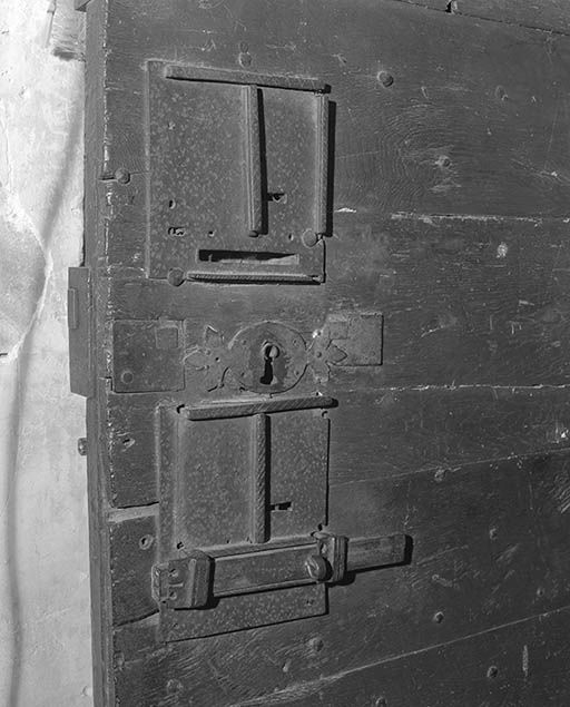 Porte de la sacristie : serrures, côté choeur. © Jean-Luc Duthu / Région Bourgogne-Franche-Comté, Inventaire du patrimoine - 1995