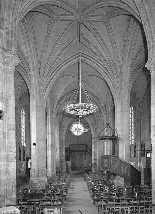 Vaisseau central, vue prise du choeur. © Jean-Luc Duthu / Région Bourgogne-Franche-Comté, Inventaire du patrimoine - 1995
