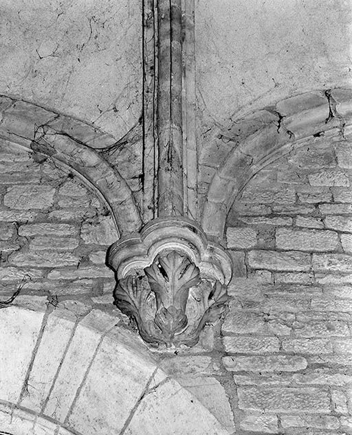 Choeur, voûte : culot droit. © Jean-Luc Duthu / Région Bourgogne-Franche-Comté, Inventaire du patrimoine - 1995
