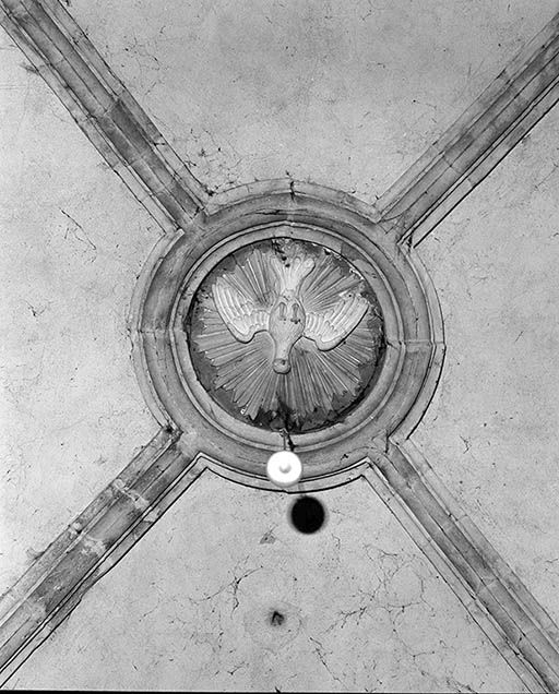 Croisée du transept : clef de voûte annulaire. © Jean-Luc Duthu / Région Bourgogne-Franche-Comté, Inventaire du patrimoine - 1995