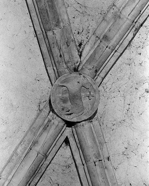 Bras gauche du transept : clef de voûte. © Jean-Luc Duthu / Région Bourgogne-Franche-Comté, Inventaire du patrimoine - 1995