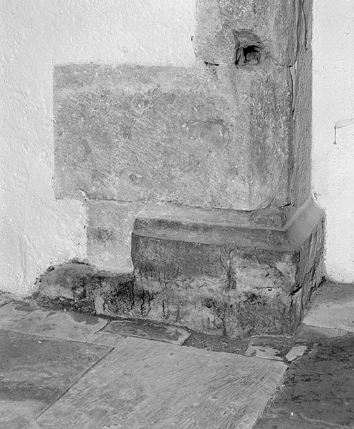 Arcade du choeur : base du support droit © Jean-Luc Duthu / Région Bourgogne-Franche-Comté, Inventaire du patrimoine - 1995