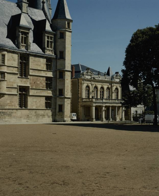  théâtre © Michel Rosso / Région Bourgogne-Franche-Comté, Inventaire du patrimoine - 1996
