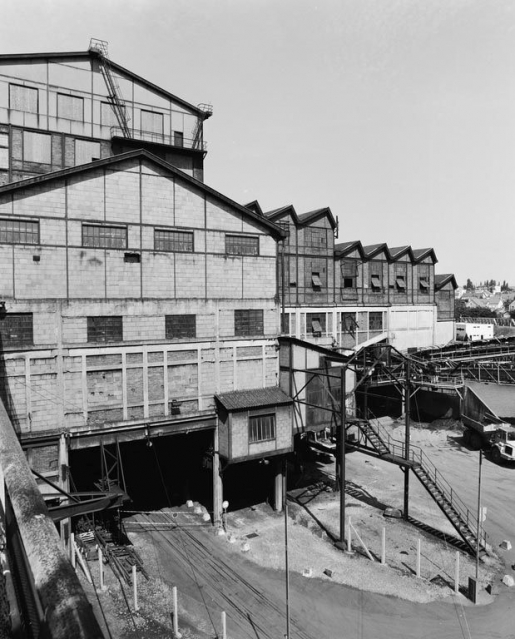 Le lavoir des Chavannes, vu depuis la rampe d'accès au lavoir (sud). © Jean-Luc Duthu / Région Bourgogne-Franche-Comté, Inventaire du patrimoine - 1996