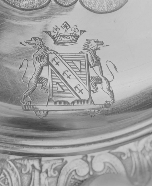  calice patène armoiries © Michel Rosso / Région Bourgogne-Franche-Comté, Inventaire du patrimoine - 1996