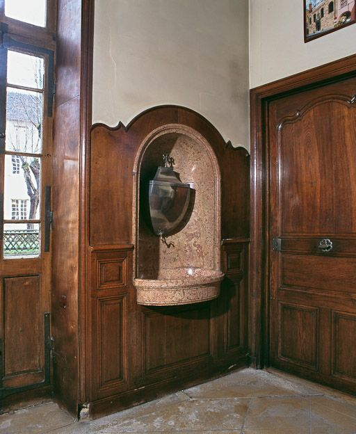 Bâtiment de la Communauté des soeurs et des orphelines, vestibule des soeurs. © Michel Rosso / Région Bourgogne-Franche-Comté, Inventaire du patrimoine - 1999