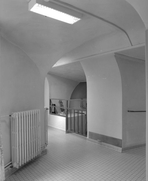 Sous-sol : couloir et cuisine actuelle. © Michel Rosso / Région Bourgogne-Franche-Comté, Inventaire du patrimoine - 1999
