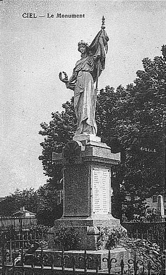 Vue d'ensemble, carte postale ancienne, éd. Bourgeois Frères. © Michel  Rosso (reproduction) / Région Bourgogne-Franche-Comté, Inventaire du patrimoine - 1999