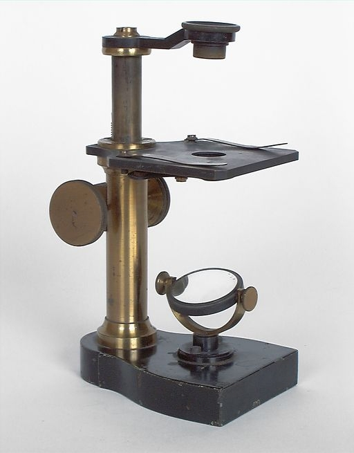 microscope © Michel Thierry / Région Bourgogne-Franche-Comté, Inventaire du patrimoine - 2000