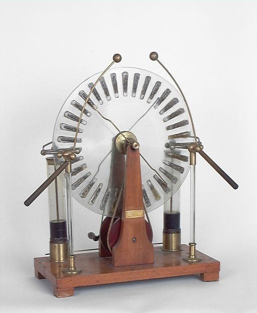  instrument de démonstration en électrostatique © Michel Thierry / Région Bourgogne-Franche-Comté, Inventaire du patrimoine - 2000