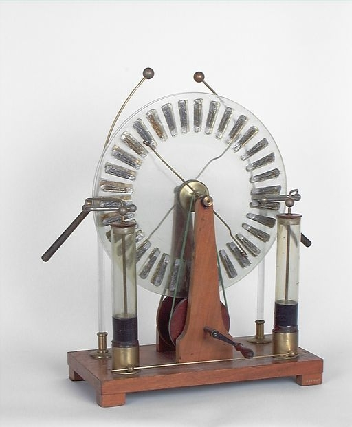  instrument de démonstration en électrostatique © Michel Thierry / Région Bourgogne-Franche-Comté, Inventaire du patrimoine - 2000