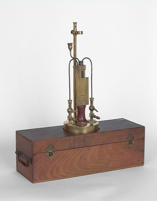  hygromètre boîte © Michel Thierry / Région Bourgogne-Franche-Comté, Inventaire du patrimoine - 2000