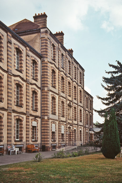 Vue du bâtiment conventuel. © Alain Morelière / Région Bourgogne-Franche-Comté, Inventaire du patrimoine - 2000