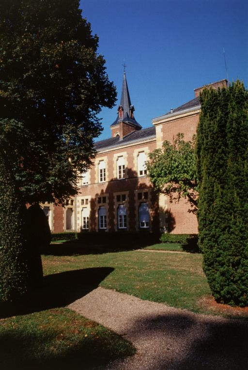 Aile gauche, façade postérieure. © Jean-Luc Duthu / Région Bourgogne-Franche-Comté, Inventaire du patrimoine - 2001 Aile gauche, façade postérieure. © Jean-Luc Duthu / Région Bourgogne-Franche-Comté, Inventaire du patrimoine - 2001