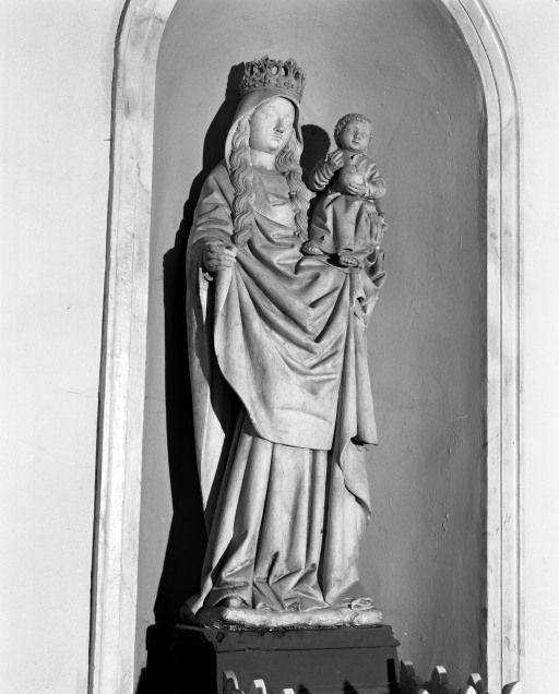 Vue de trois-quarts © Michel Rosso / Région Bourgogne-Franche-Comté, Inventaire du patrimoine - 2001