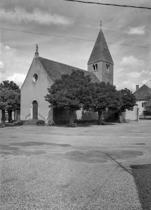 Façade et élévation droite. © Michel Rosso / Région Bourgogne-Franche-Comté, Inventaire du patrimoine - 2001