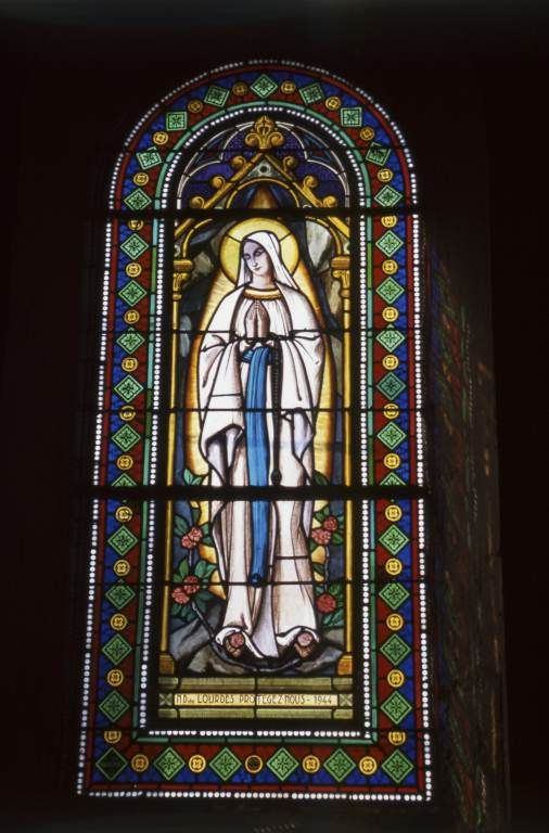 Baie 12 : Notre-Dame de Lourdes. © Michel Rosso / Région Bourgogne-Franche-Comté, Inventaire du patrimoine - 2001