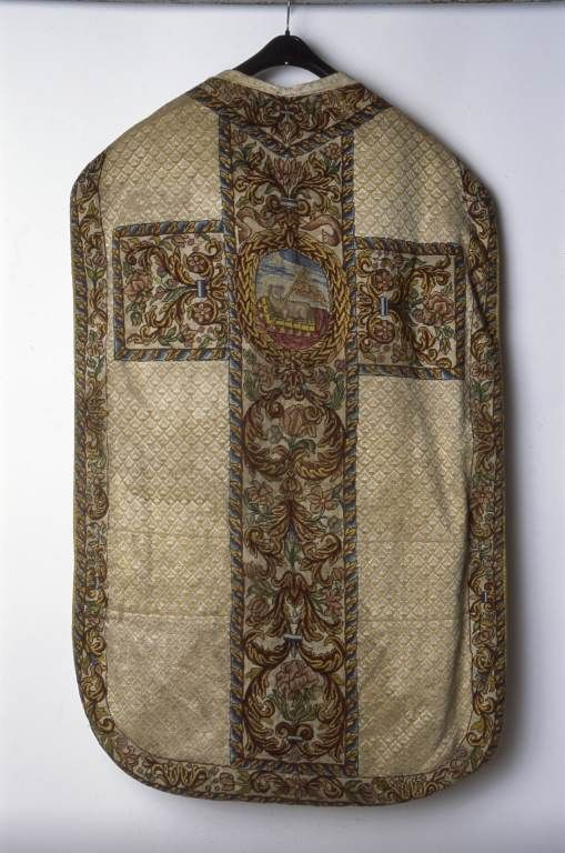 chasuble. © Michel Rosso / Région Bourgogne-Franche-Comté, Inventaire du patrimoine - 2001