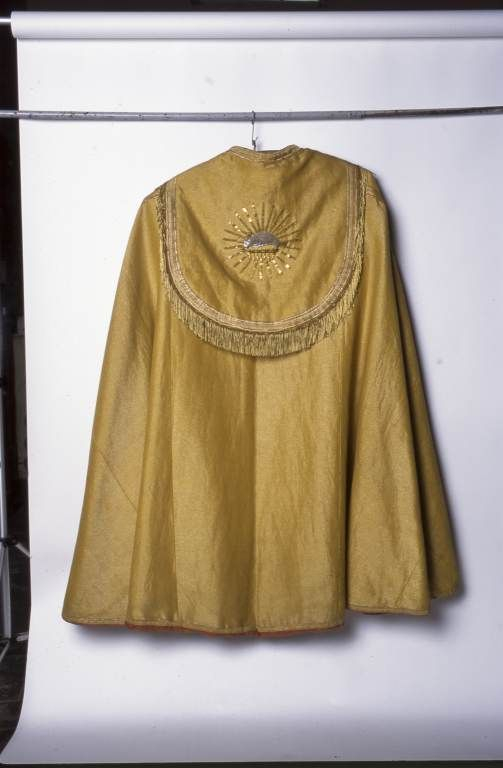 Chape dorée. © Michel Rosso / Région Bourgogne-Franche-Comté, Inventaire du patrimoine - 2001