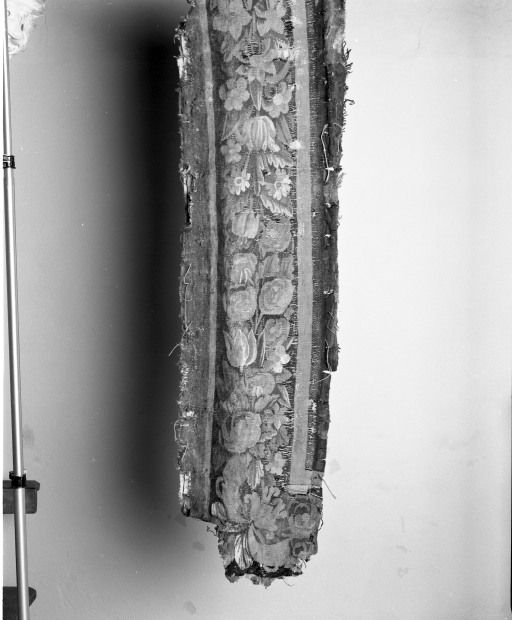 Tapisserie, vestige de bordure. © Michel Rosso / Région Bourgogne-Franche-Comté, Inventaire du patrimoine - 2001