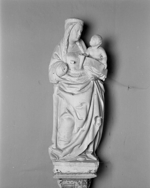 Statue : Vierge à l'Enfant. © Michel Rosso / Région Bourgogne-Franche-Comté, Inventaire du patrimoine - 2001