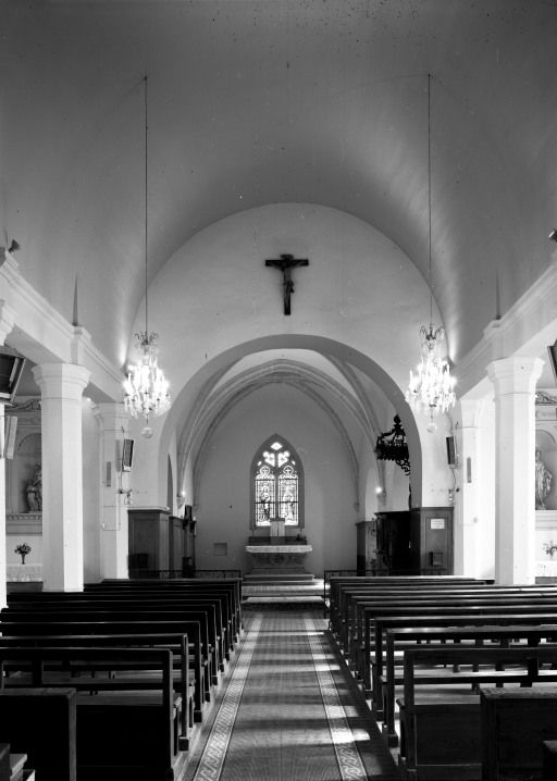 Vue d'ensemble depuis l'entrée. © Michel Rosso / Région Bourgogne-Franche-Comté, Inventaire du patrimoine - 2001