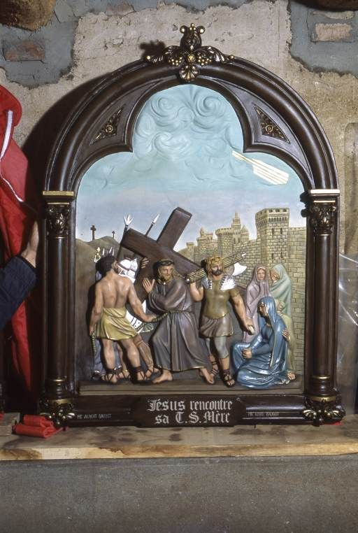Chemin de croix : Jésus rencontre sa mère. © Michel Rosso / Région Bourgogne-Franche-Comté, Inventaire du patrimoine - 2001
