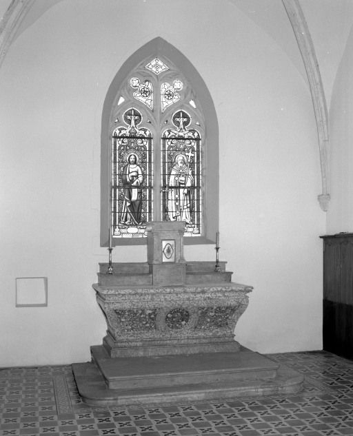 Maître-autel. © Michel Rosso / Région Bourgogne-Franche-Comté, Inventaire du patrimoine - 2001