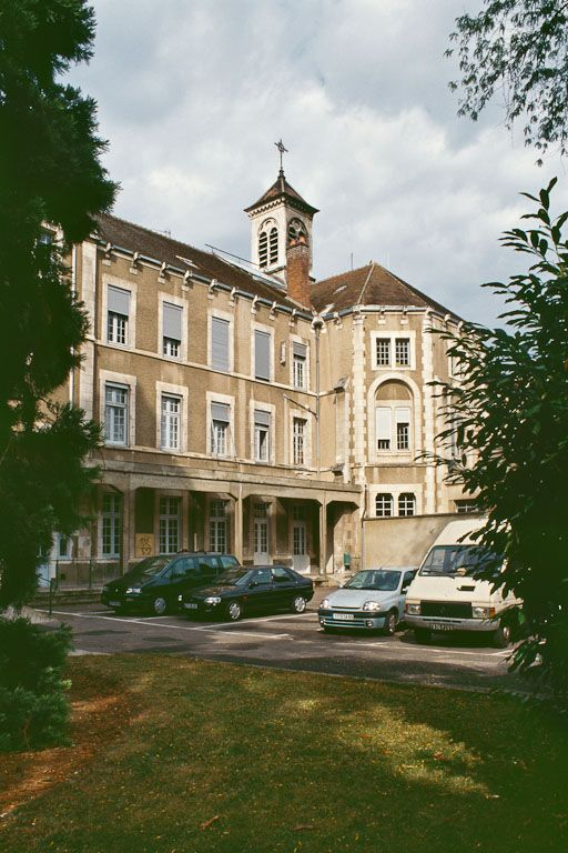 Bâtiment central, façade postérieure avec galerie en 2001. © Jean-Luc Duthu / Région Bourgogne-Franche-Comté, Inventaire du patrimoine - 2001