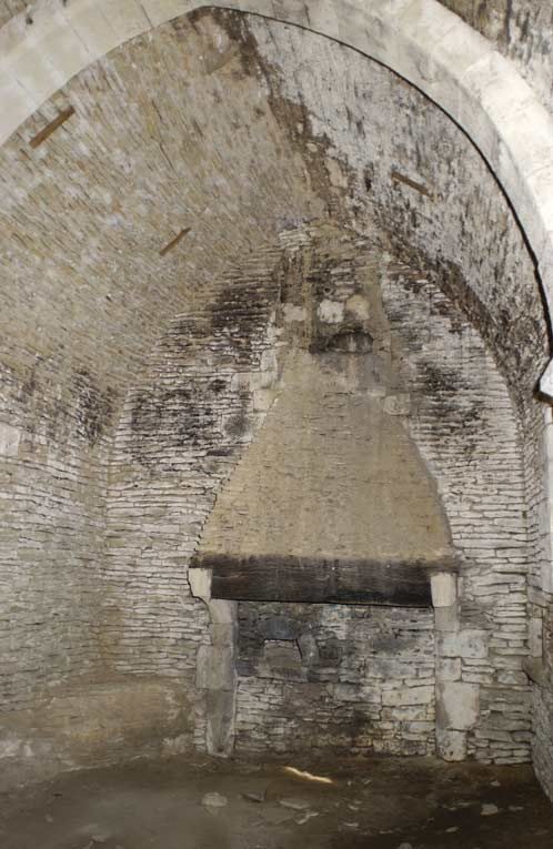 Salle voûtée, vue intérieure côté nord, en 2002. © Michel Thierry / Région Bourgogne-Franche-Comté, Inventaire du patrimoine - 2002