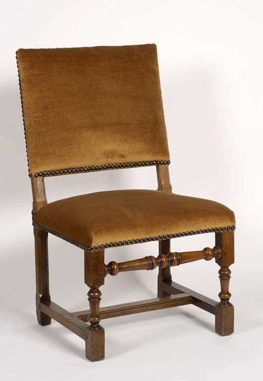 Une des quatre chaises. © Michel Thierry / Région Bourgogne-Franche-Comté, Inventaire du patrimoine - 2002