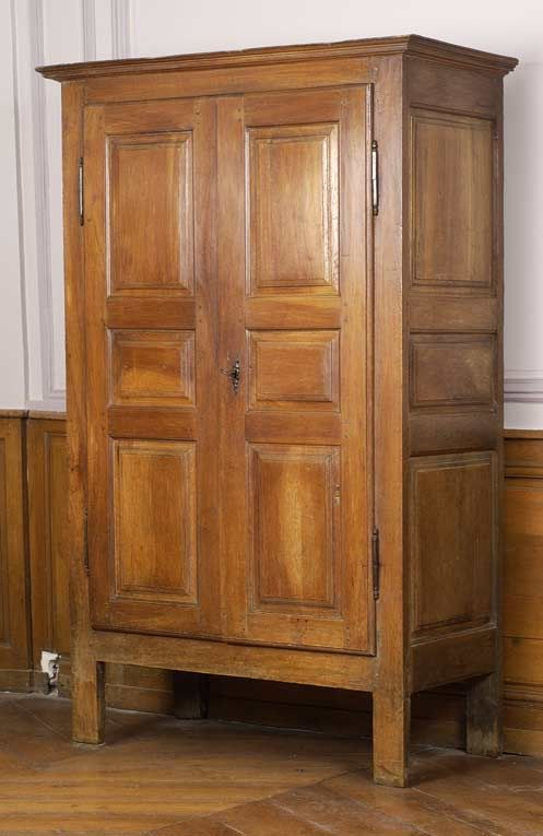 Deuxième armoire. © Michel Thierry / Région Bourgogne-Franche-Comté, Inventaire du patrimoine - 2002