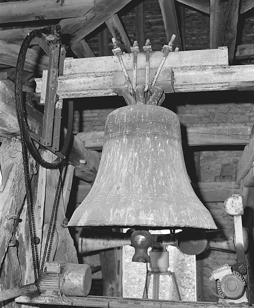 Vue d'ensemble, face postérieure. © Michel Rosso / Région Bourgogne-Franche-Comté, Inventaire du patrimoine - 2002