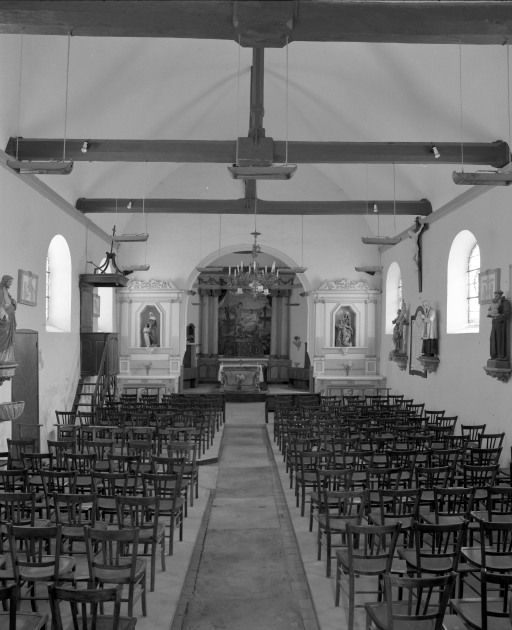 Vue intérieure prise de l'entrée. © Michel Rosso / Région Bourgogne-Franche-Comté, Inventaire du patrimoine - 2002