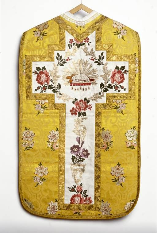 Chasuble. © Michel Rosso / Région Bourgogne-Franche-Comté, Inventaire du patrimoine - 2002