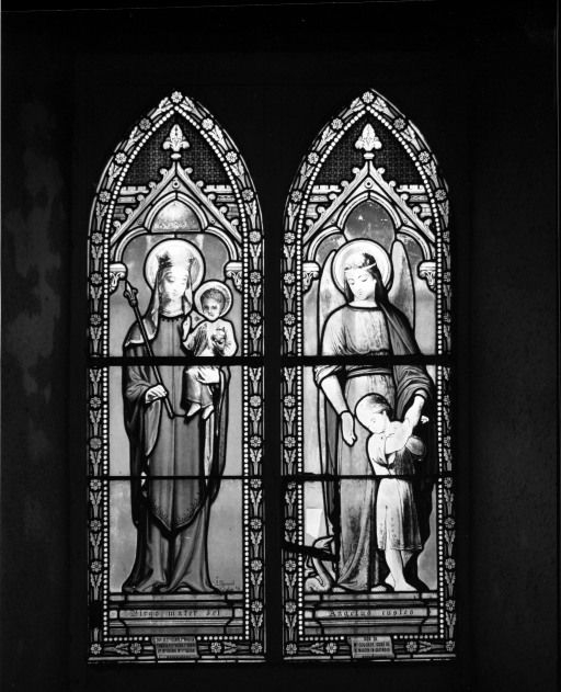 Vitrail de la nef : Vierge à l'Enfant et ange gardien. © Michel Rosso / Région Bourgogne-Franche-Comté, Inventaire du patrimoine - 2002