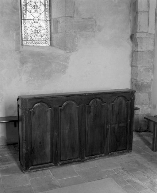 Pupitre gauche du choeur. © Michel Rosso / Région Bourgogne-Franche-Comté, Inventaire du patrimoine - 2002