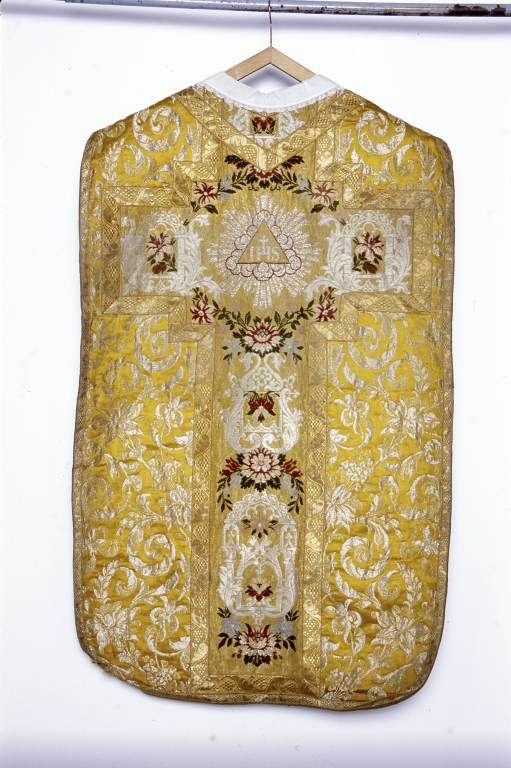 Chasuble. © Michel Rosso / Région Bourgogne-Franche-Comté, Inventaire du patrimoine - 2002
