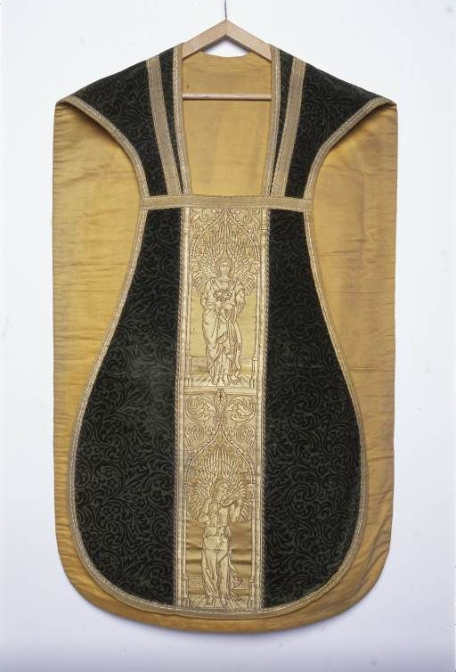 Chasuble, devant. © Michel Rosso / Région Bourgogne-Franche-Comté, Inventaire du patrimoine - 2002