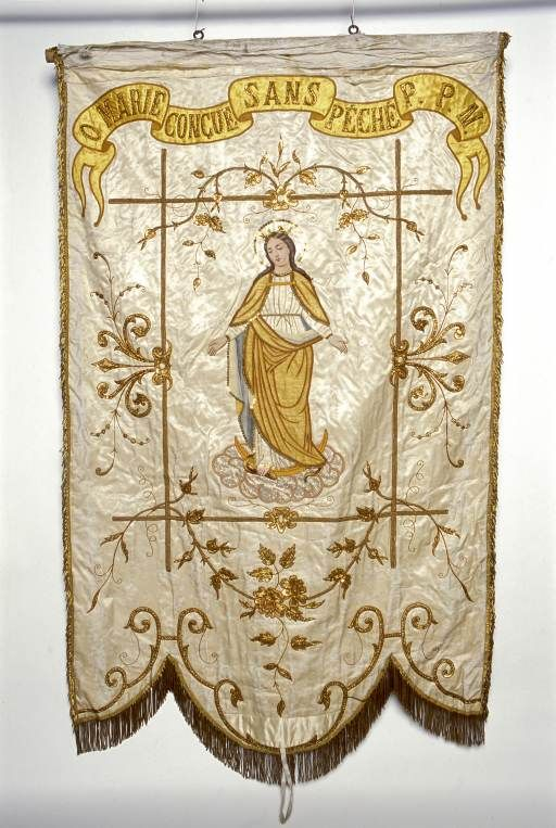 Bannière de procession : côté Immaculée Conception. © Michel Rosso / Région Bourgogne-Franche-Comté, Inventaire du patrimoine - 2002