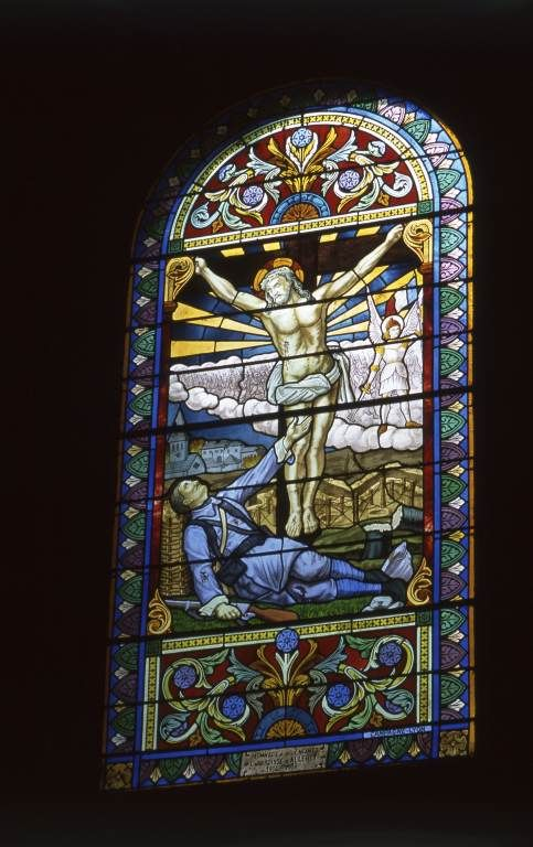 1ère fenêtre gauche de la nef (baie 7) : Christ en croix apparaissant à un soldat mourant. © Michel Rosso / Région Bourgogne-Franche-Comté, Inventaire du patrimoine - 2002