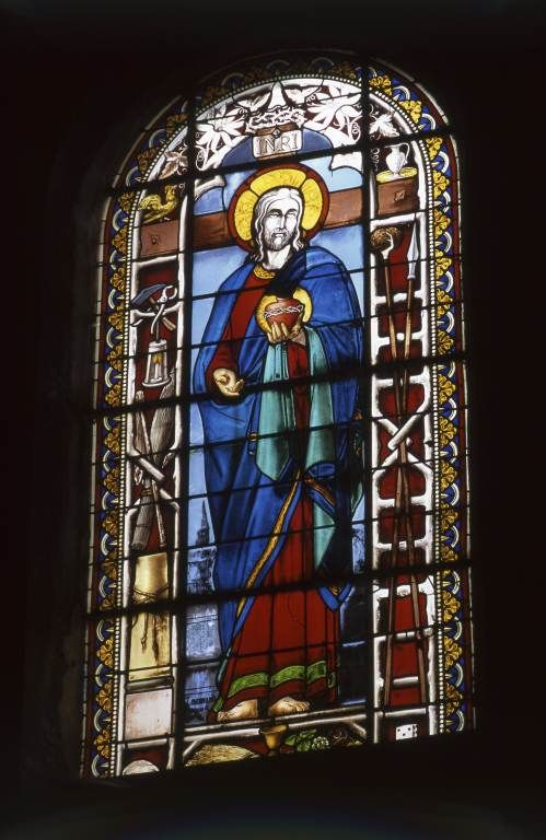 2e fenêtre droite de la nef (baie 6) : Sacré-Coeur. © Michel Rosso / Région Bourgogne-Franche-Comté, Inventaire du patrimoine - 2002