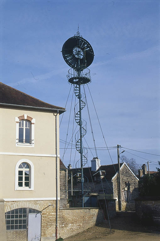 Vue d'ensemble depuis la place de la Mairie. © Jean-Luc Duthu / Région Bourgogne-Franche-Comté, Inventaire du patrimoine - 2002