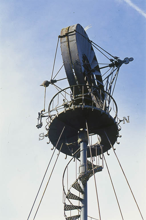 Détail de la partie supérieure. © Jean-Luc Duthu / Région Bourgogne-Franche-Comté, Inventaire du patrimoine - 2002