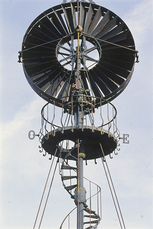 Détail de la partie supérieure. © Jean-Luc Duthu / Région Bourgogne-Franche-Comté, Inventaire du patrimoine - 2002